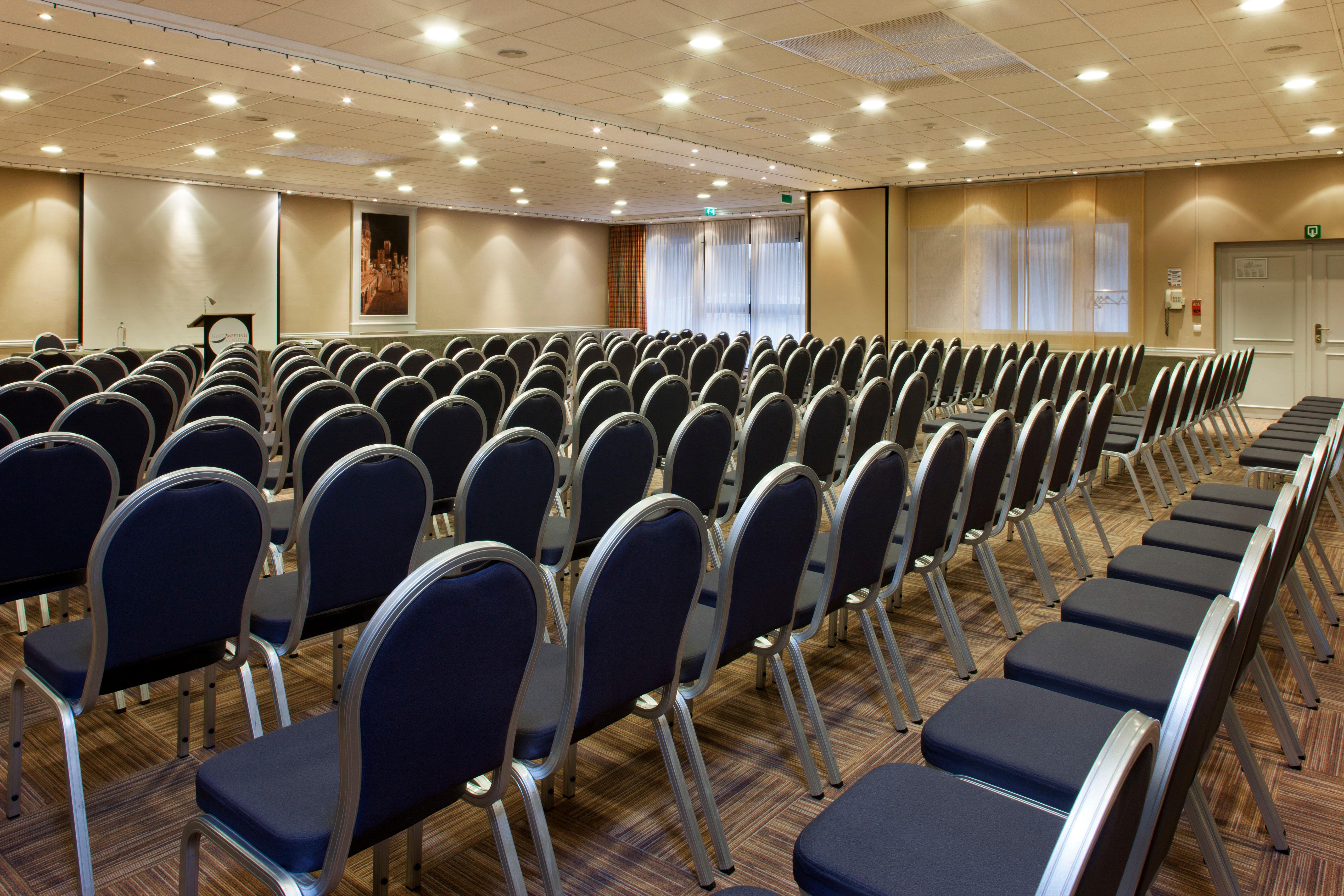 Holiday Inn Express & Suites Ghent By Ihg Esterno foto