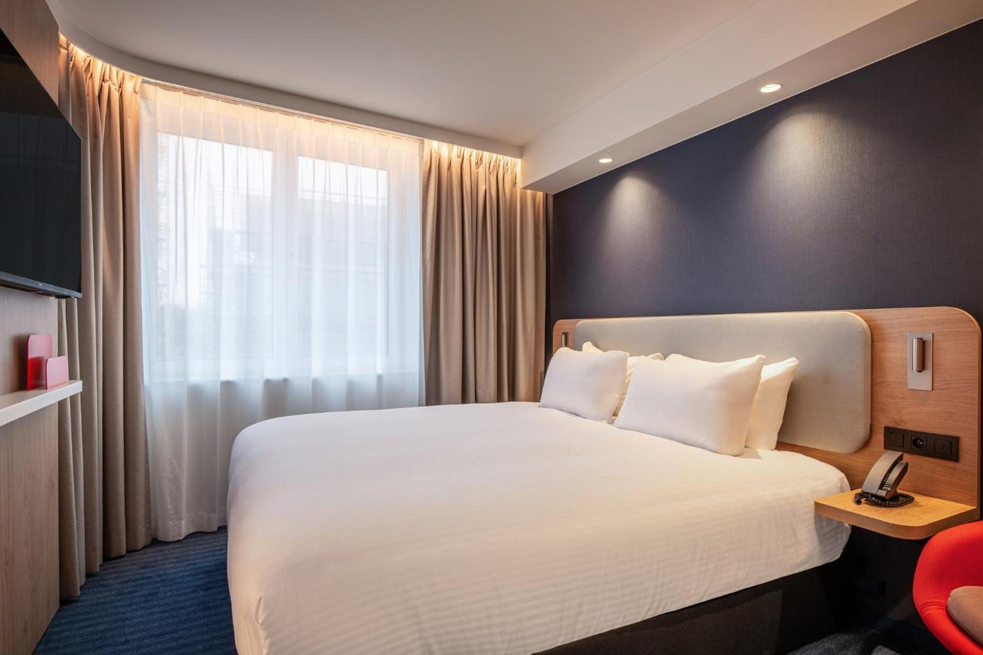 Holiday Inn Express & Suites Ghent By Ihg Esterno foto