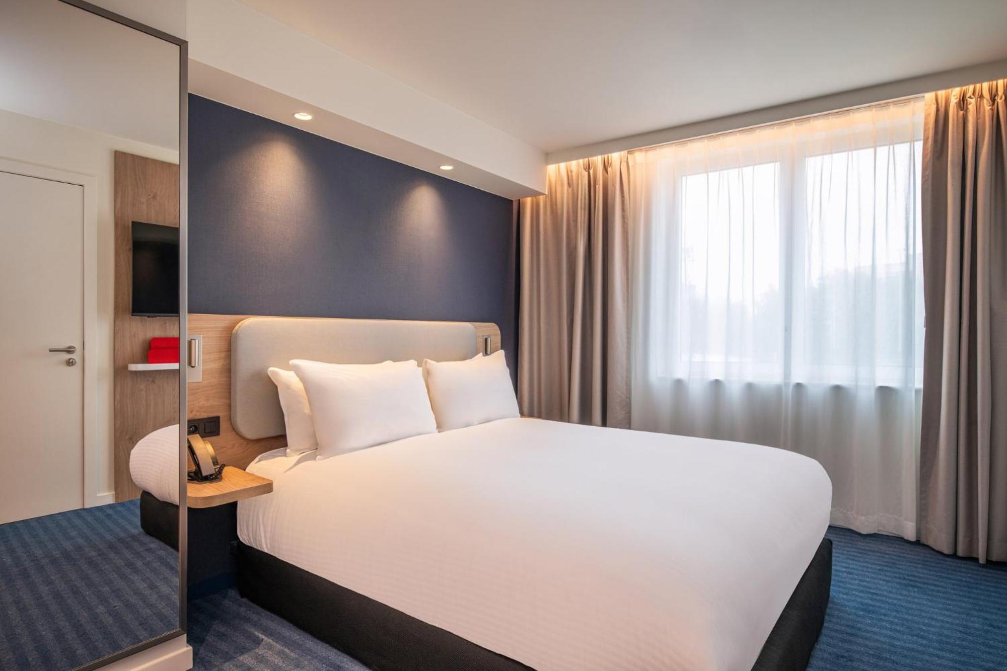 Holiday Inn Express & Suites Ghent By Ihg Esterno foto