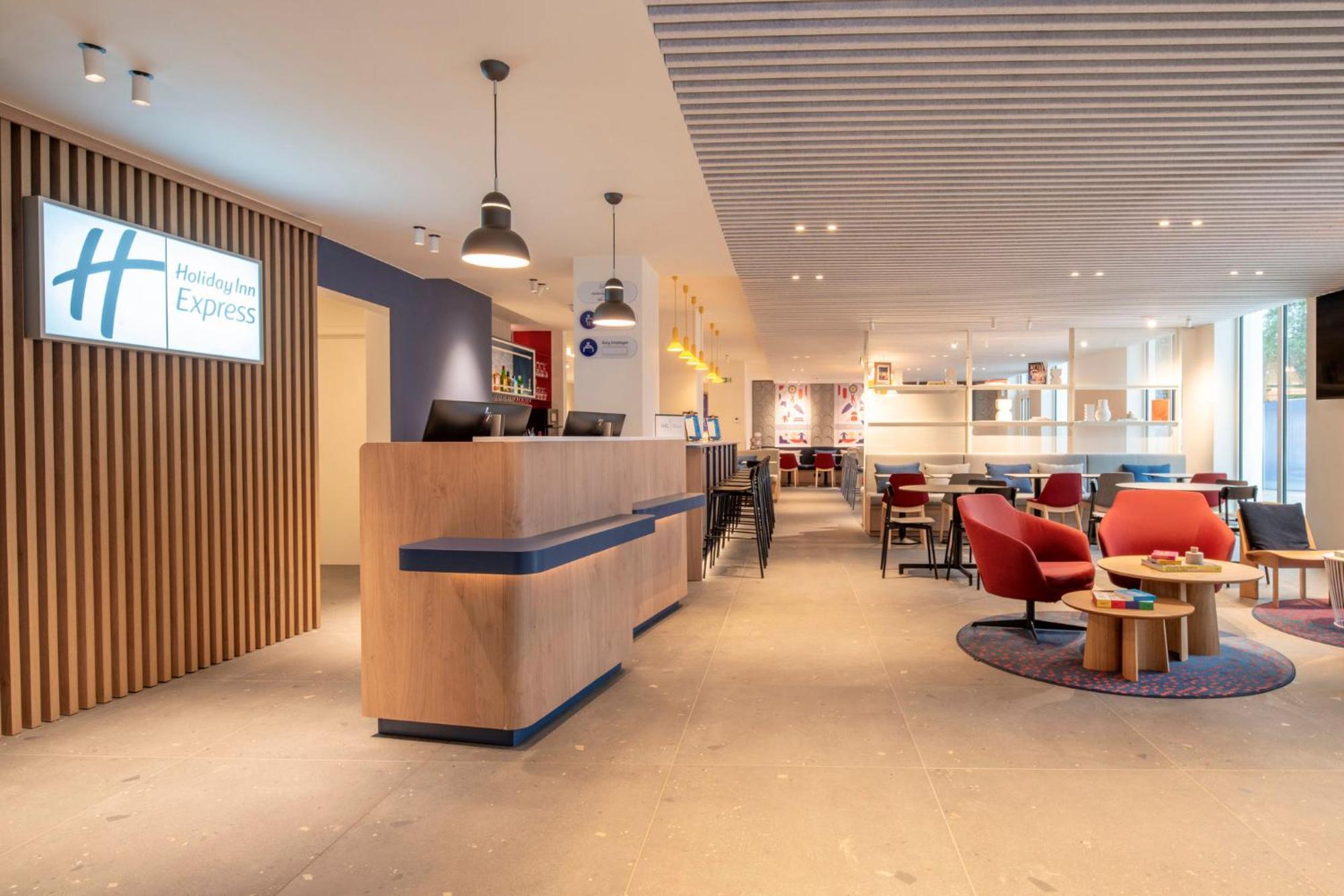 Holiday Inn Express & Suites Ghent By Ihg Esterno foto