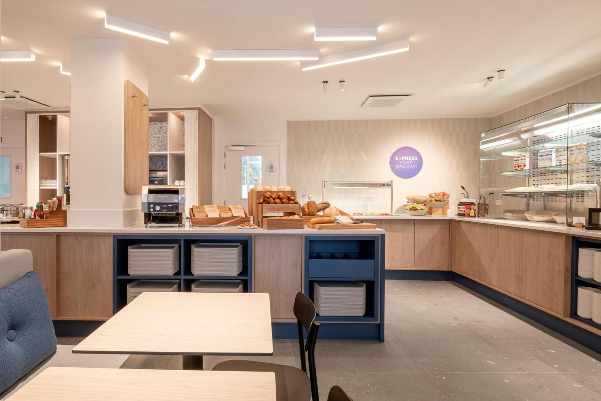 Holiday Inn Express & Suites Ghent By Ihg Esterno foto