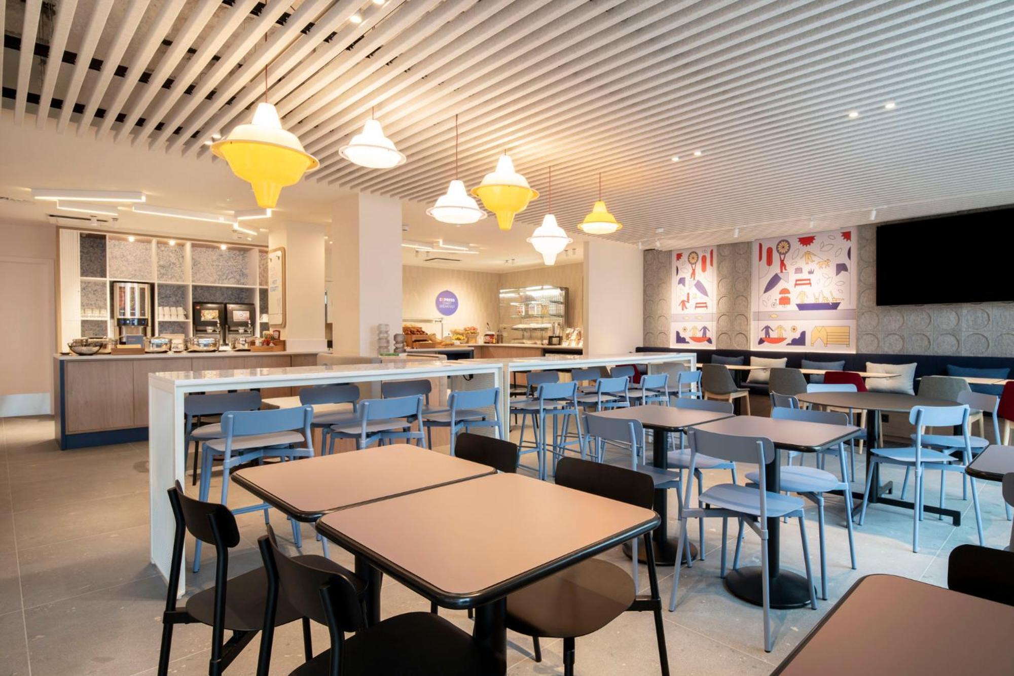 Holiday Inn Express & Suites Ghent By Ihg Esterno foto