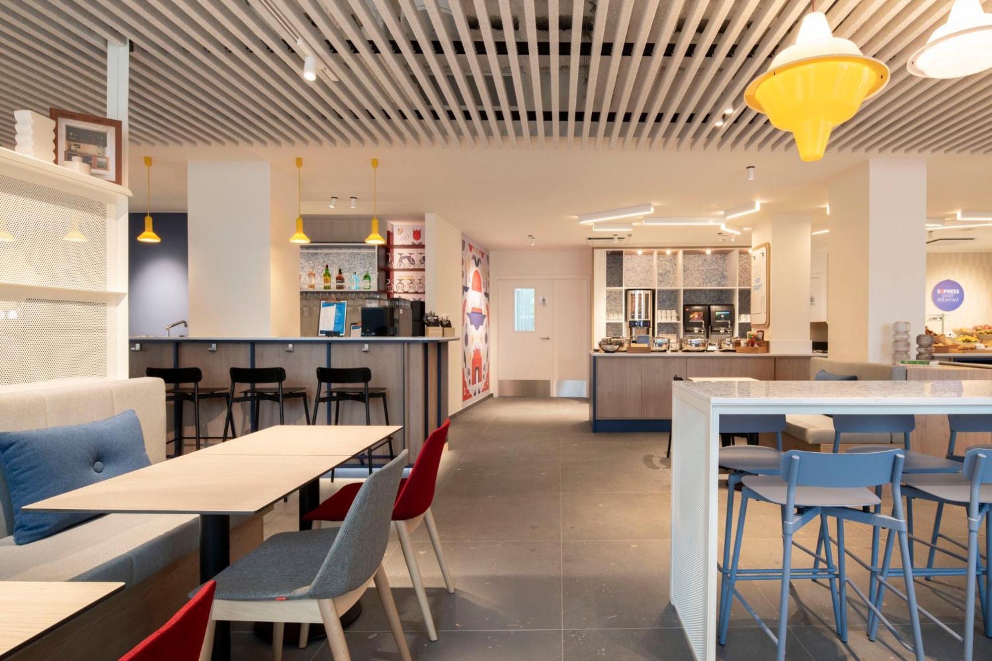 Holiday Inn Express & Suites Ghent By Ihg Esterno foto