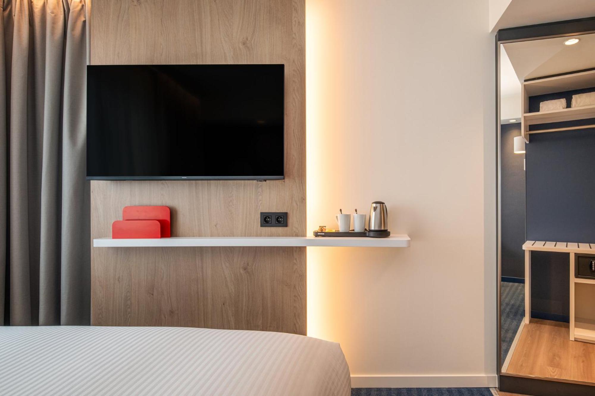 Holiday Inn Express & Suites Ghent By Ihg Esterno foto