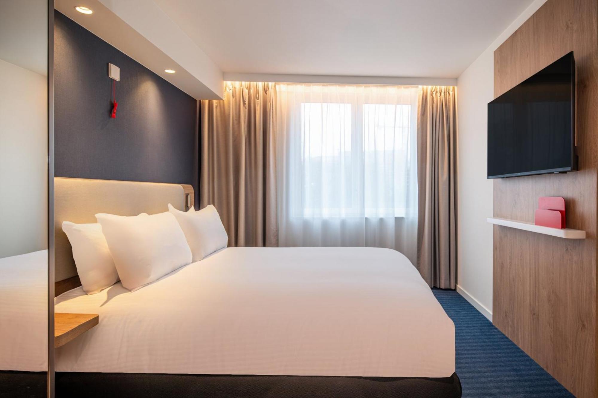 Holiday Inn Express & Suites Ghent By Ihg Esterno foto