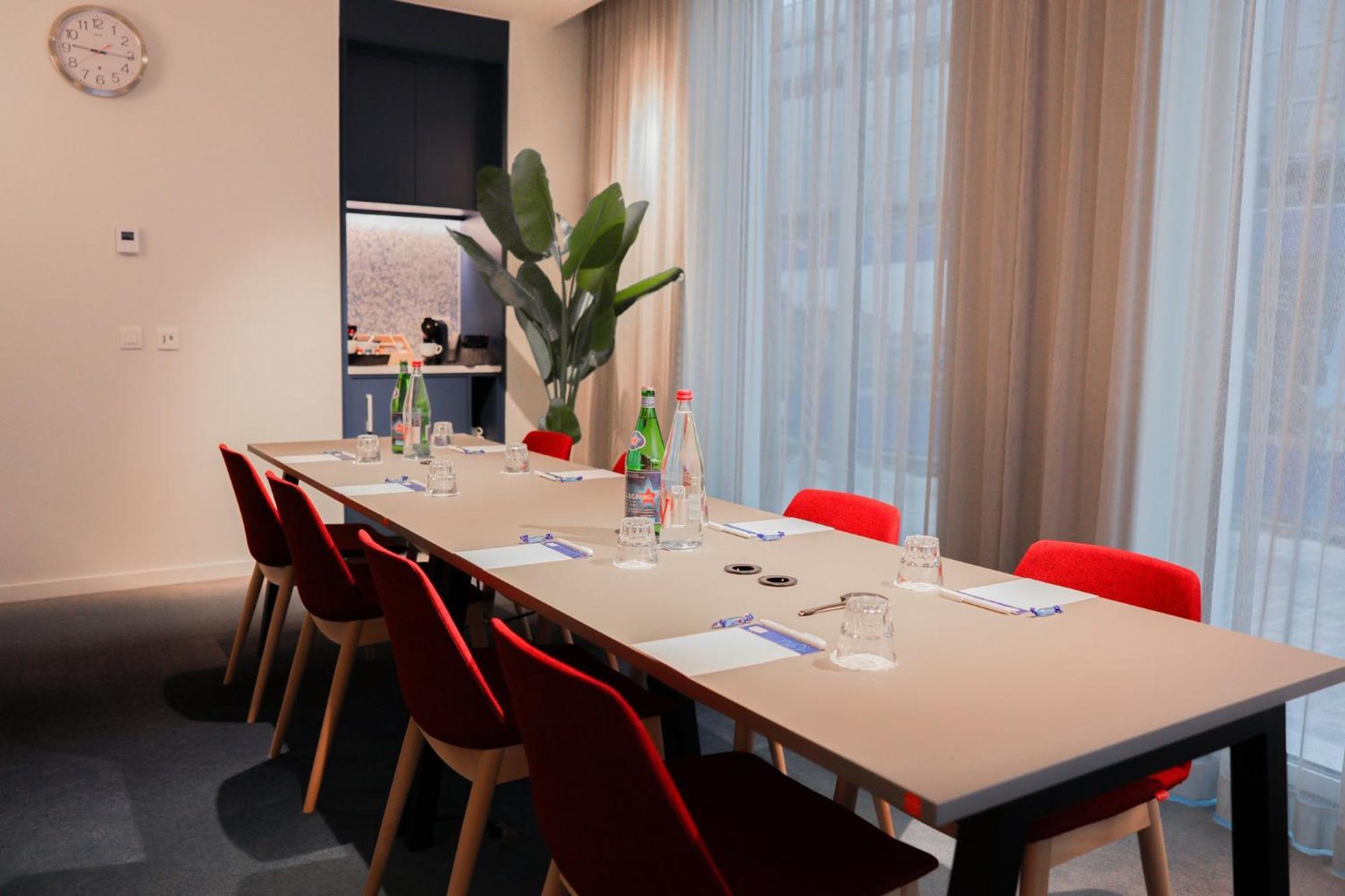 Holiday Inn Express & Suites Ghent By Ihg Esterno foto