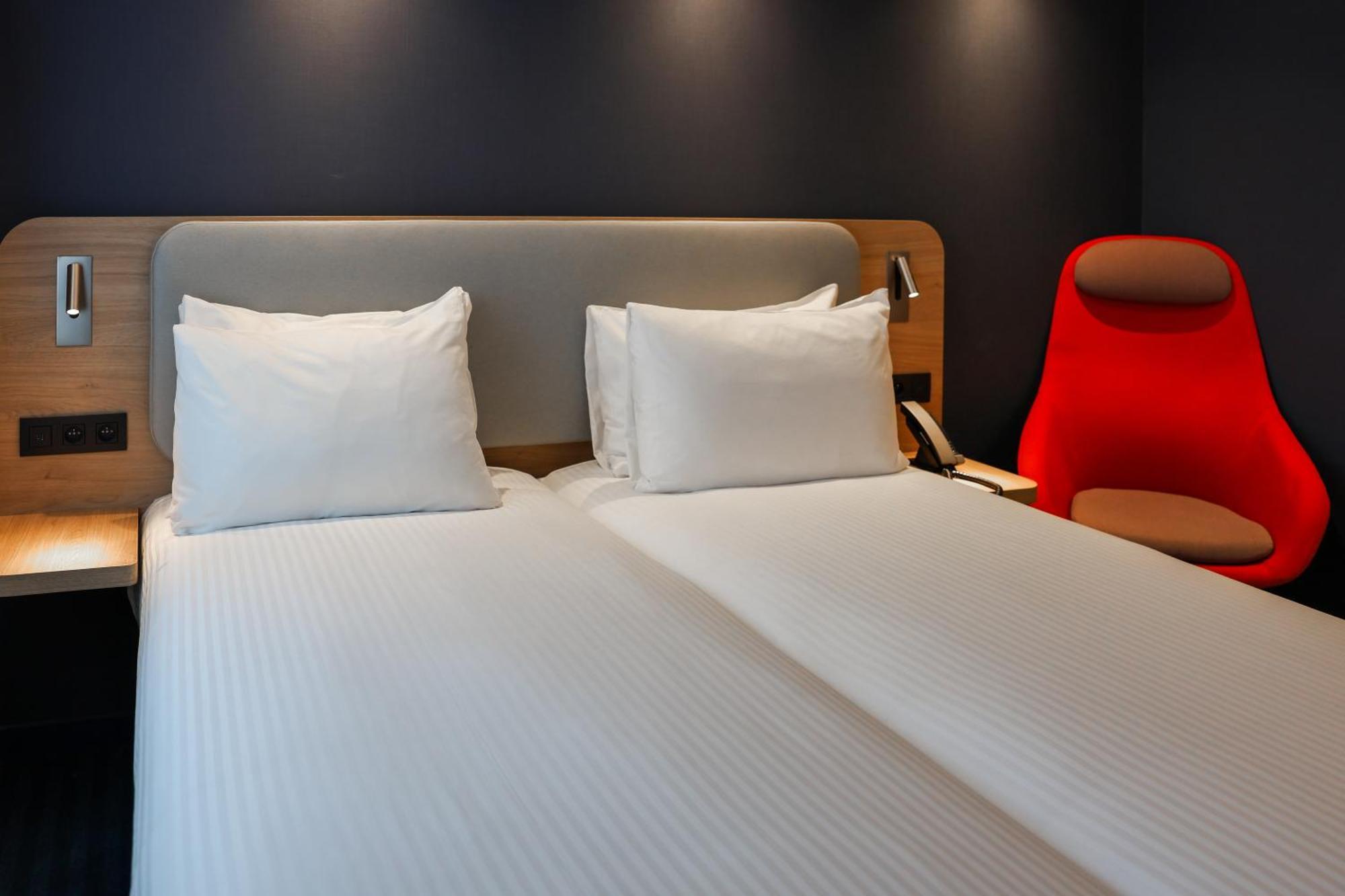 Holiday Inn Express & Suites Ghent By Ihg Esterno foto